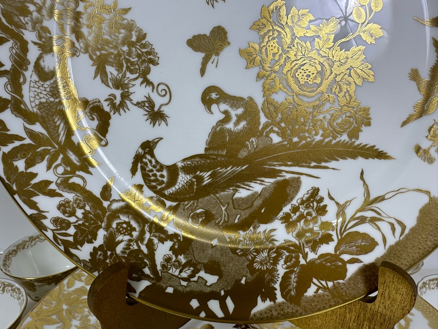 Royal Crown Derby English Bone China Aves Gold China - 36 Pieces - Cup Saucers Shown In Separate Photo [Photo 6]