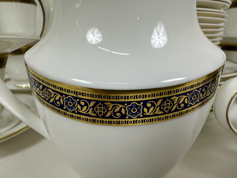 Royal Doulton English Fine Bone China Harlow H 5034 China Approximately 50 Pieces [Photo 7]