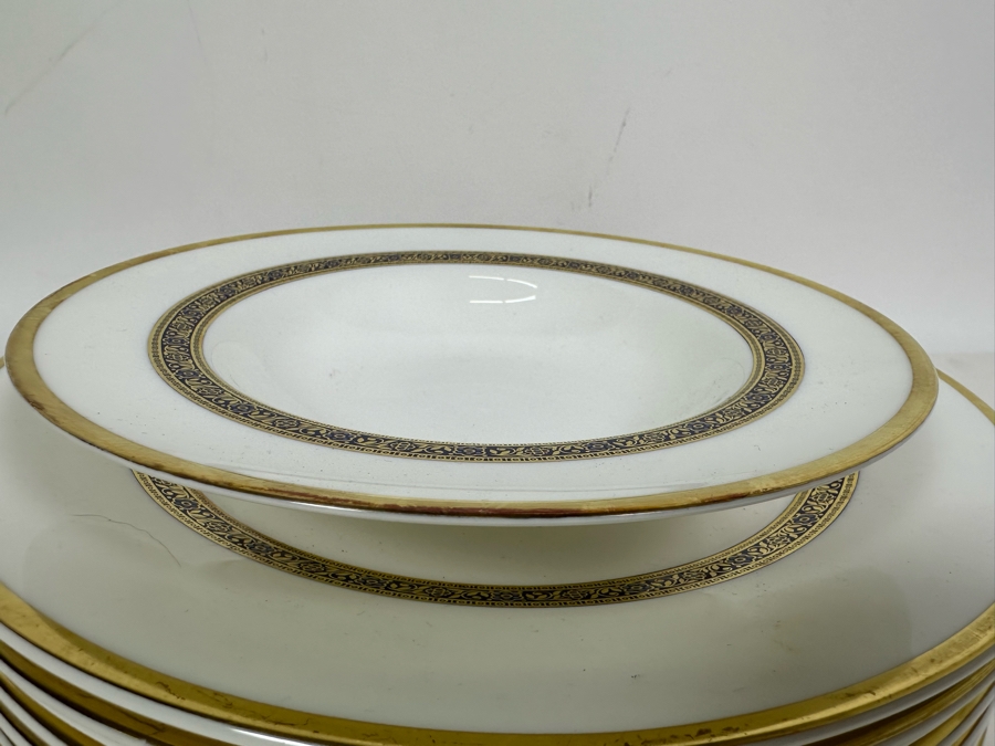 Royal Doulton English Fine Bone China Harlow H 5034 China Approximately 50 Pieces [Photo 13]