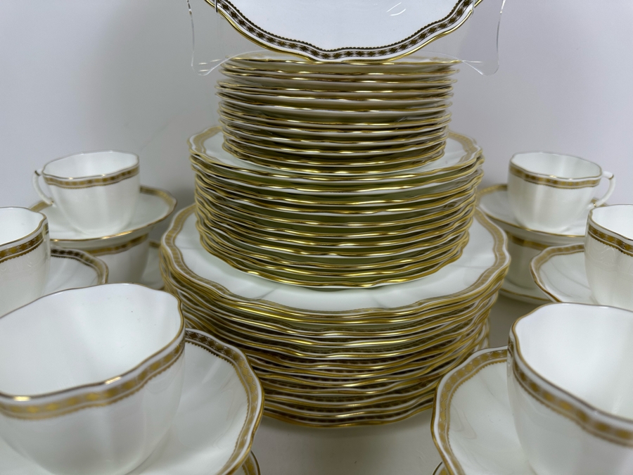 Royal Crown Derby English Bone China Carlton Gold A.1320 China 60 Pieces [Photo 6]