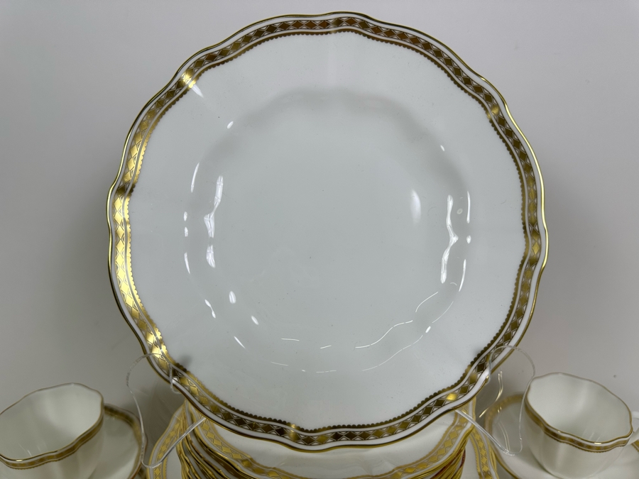 Royal Crown Derby English Bone China Carlton Gold A.1320 China 60 Pieces [Photo 5]