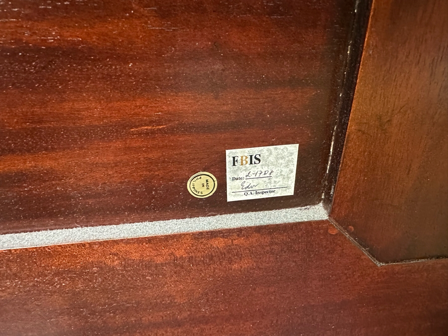 Stunning Ralph Lauren Mahogany Eastern King Size Bed [Photo 10]