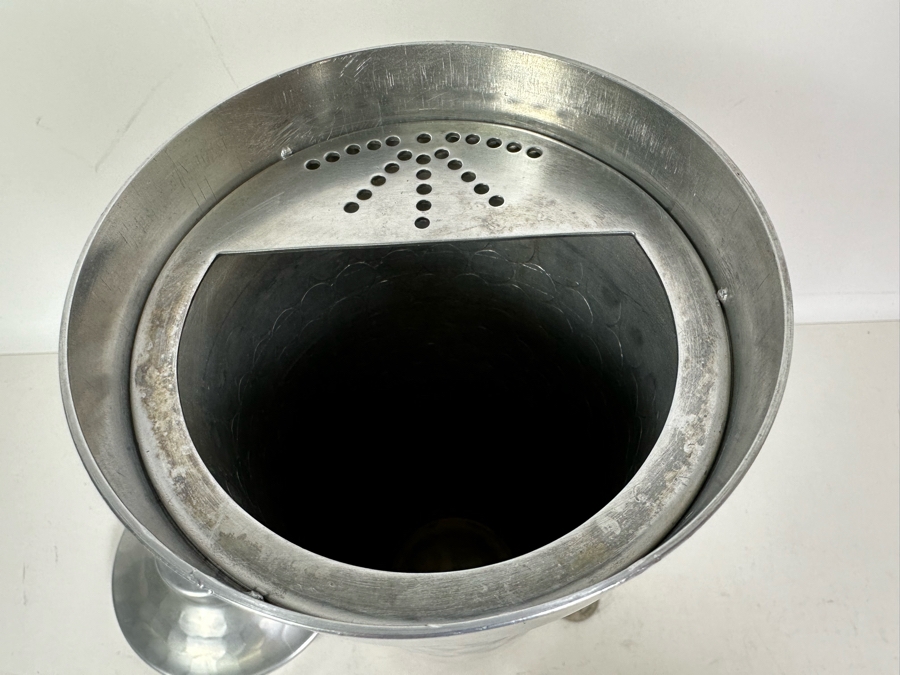 Vintage Art Deco Leumas Aluminum Cocktail Shaker 12H [Photo 6]