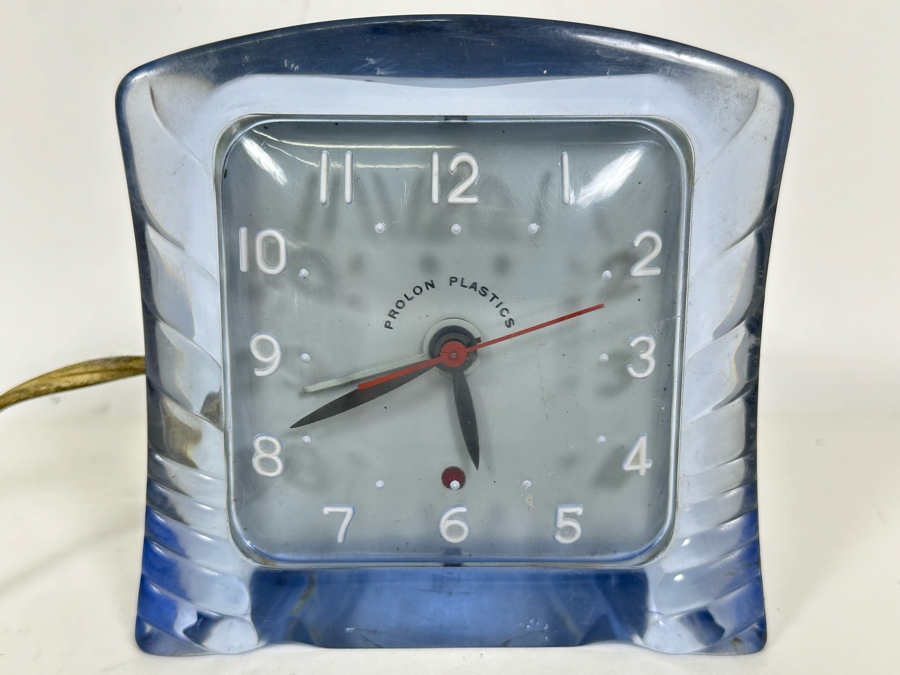 Art Deco Machine Age Blue Lucite Gilbert Electric Clock Prolon Plastics Working 4.5W X 3D X 4.5H [Photo 3]