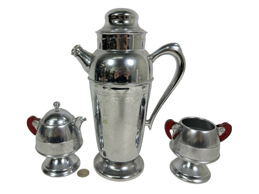 Vintage Art Deco Chrome Cocktail Shaker 12H And Creamer And Sugar Set With Bakelite Handles