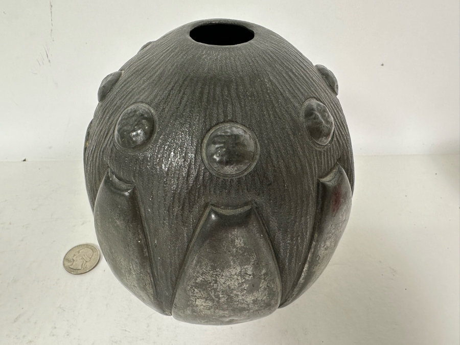Vintage Art Deco Bulbous Tin Vase 5.5W X 6H [Photo 4]