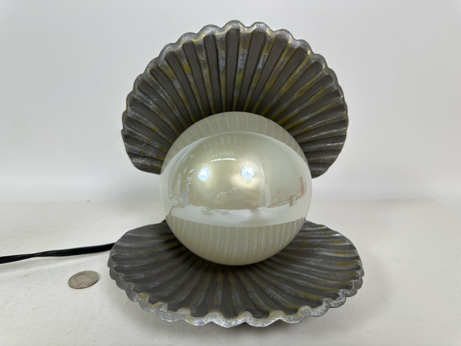 Contemporary Clam Shell With Pearl Table Lamp 8W X 8H [Photo 3]