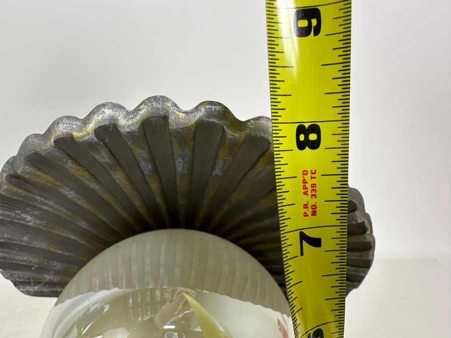 Contemporary Clam Shell With Pearl Table Lamp 8W X 8H [Photo 9]