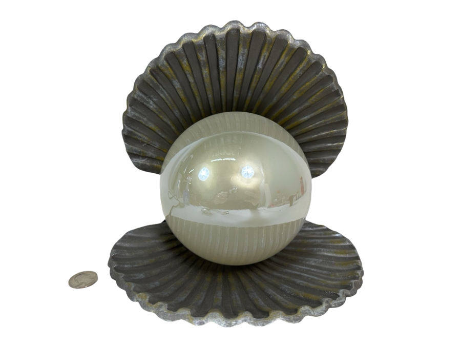 Contemporary Clam Shell With Pearl Table Lamp 8W X 8H