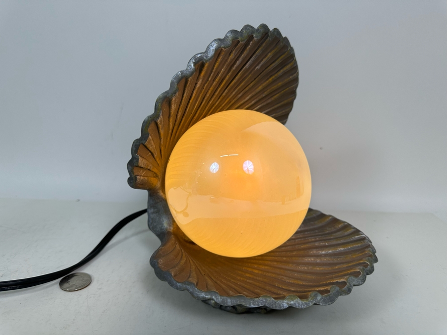 Contemporary Clam Shell With Pearl Table Lamp 8W X 8H [Photo 7]