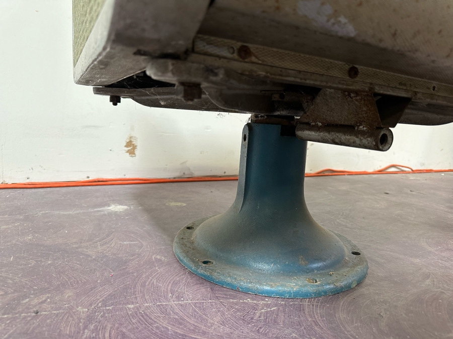 Vintage Art Deco Twin Cities Hiawatha Train Observation Reclining Swivel Chair 23W X 26D X 43H [Photo 16]