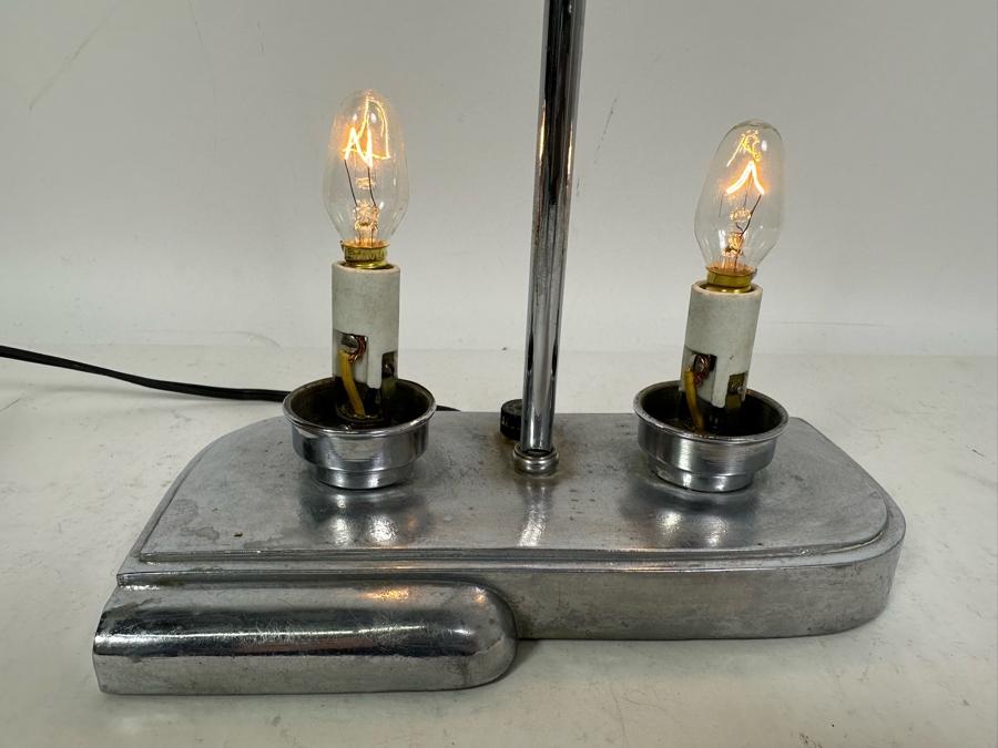 Vintage Art Deco Chrome And Glass Table Lamp 8.5W X 5D X 11H [Photo 13]