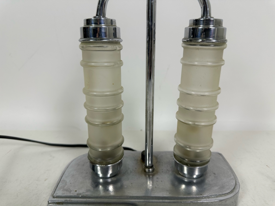 Vintage Art Deco Chrome And Glass Table Lamp 8.5W X 5D X 11H [Photo 5]