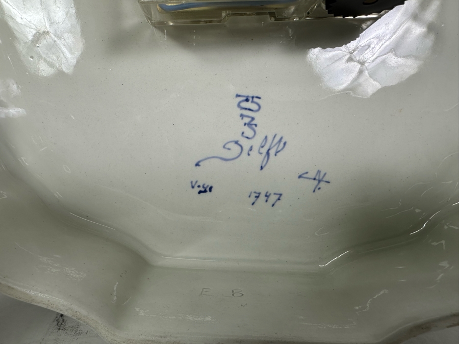 Collection Of Delft Blue Hand Painted Pieces Including Clock (Clock Starts But Eventually Stops) - See Photos [Photo 22]