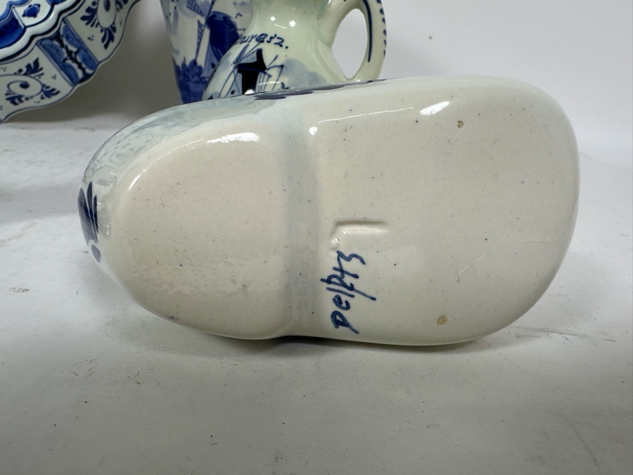 Collection Of Delft Blue Hand Painted Pieces Including Clock (Clock Starts But Eventually Stops) - See Photos [Photo 17]