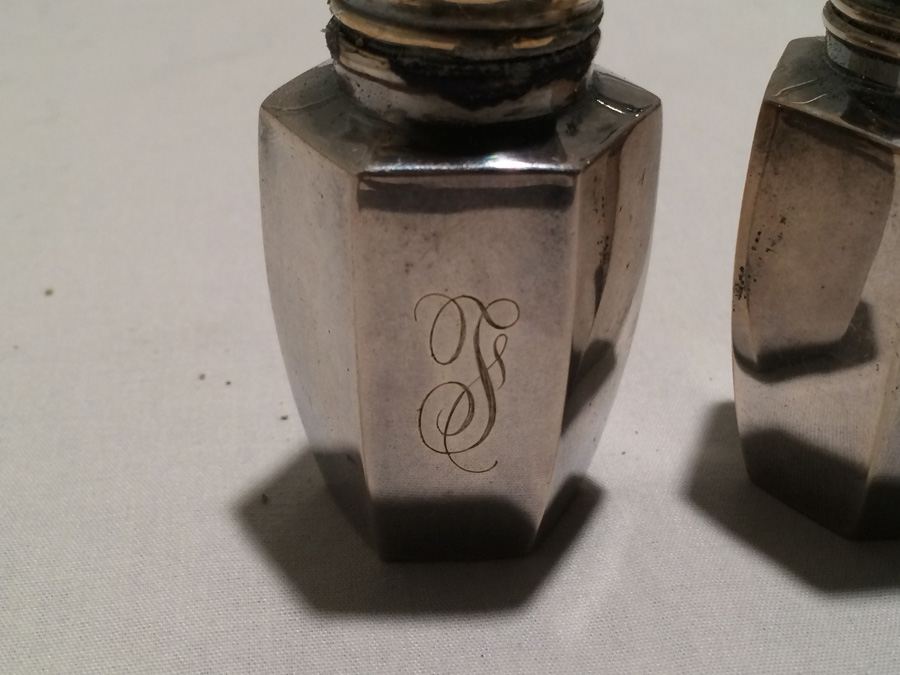 Silver Salt & Pepper Shakers [Photo 2]