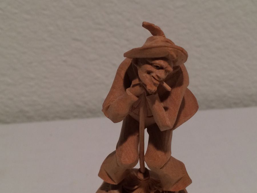 Intricately Carved Man Wine Stopper [Photo 7]