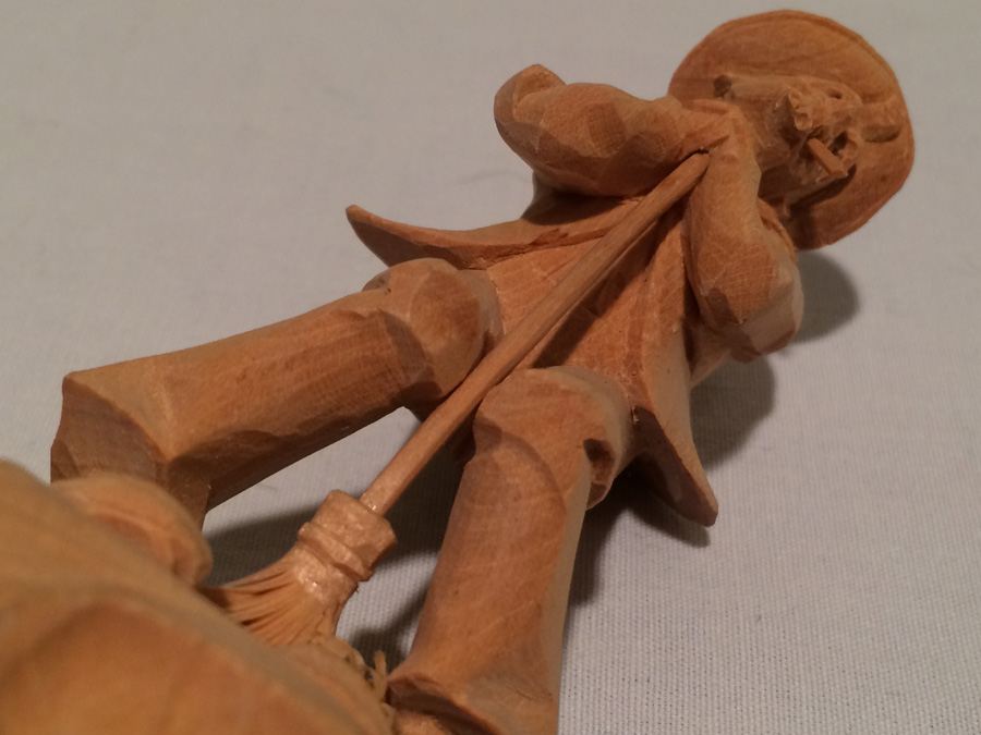 Intricately Carved Man Wine Stopper [Photo 16]