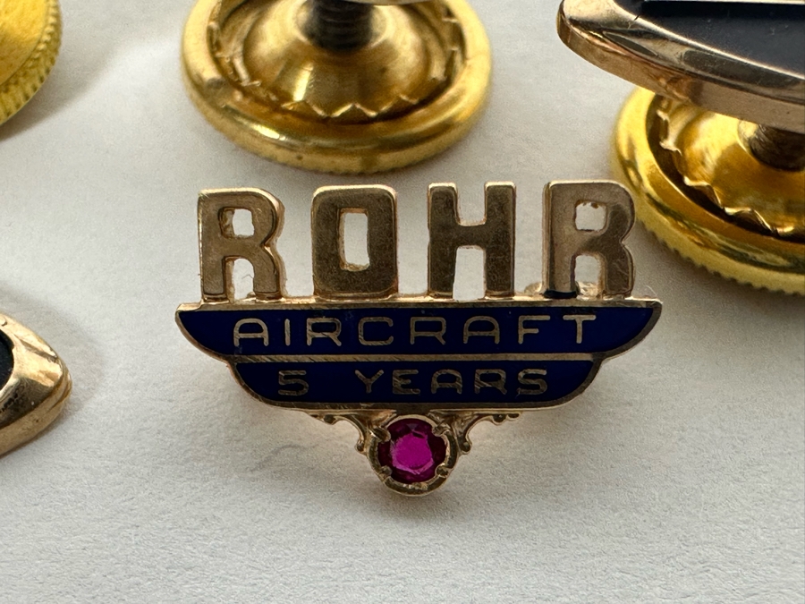 (4) Vintage 10K Gold General Dynamics 15 / 10 Year Employee Pins Screwbacks, (1) 10K Gold General Dynamics 20 Year Employee Pendant And (1) 10K Gold 5 Year Rohr Aircraft Employee Pin - 8.9g Total 10K Gold Weight [Photo 3]