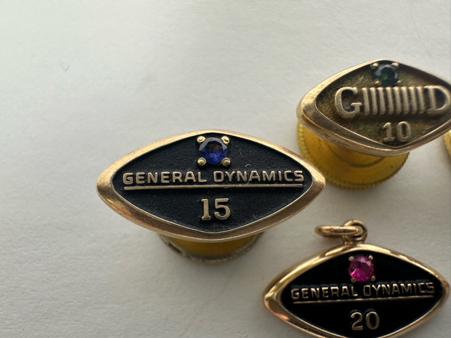 (4) Vintage 10K Gold General Dynamics 15 / 10 Year Employee Pins Screwbacks, (1) 10K Gold General Dynamics 20 Year Employee Pendant And (1) 10K Gold 5 Year Rohr Aircraft Employee Pin - 8.9g Total 10K Gold Weight [Photo 5]