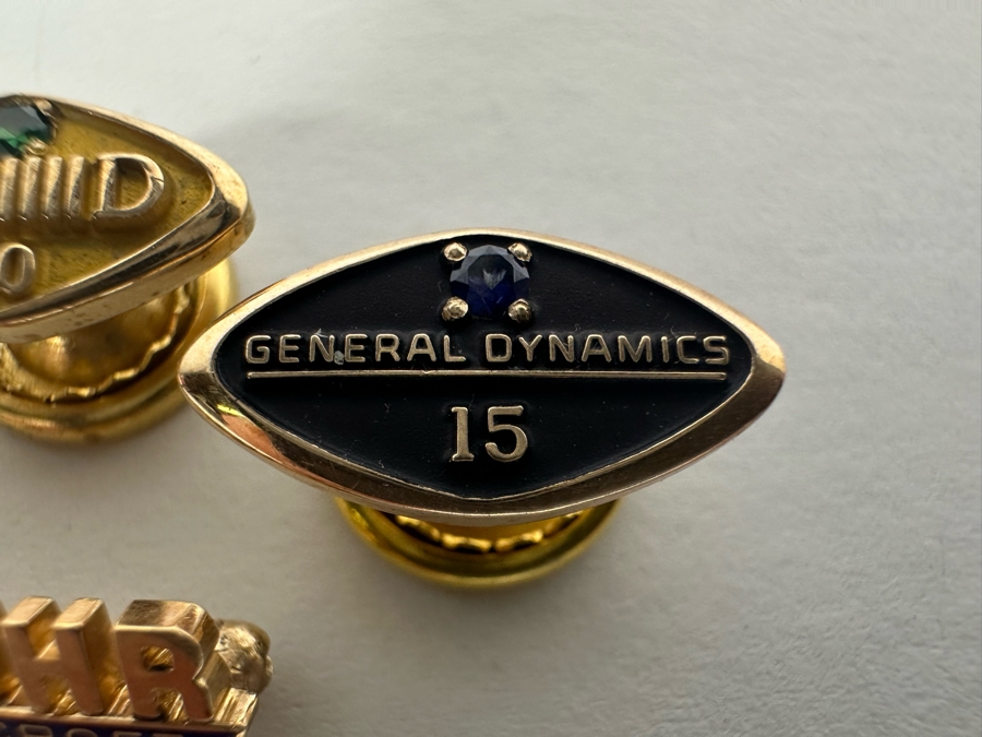 (4) Vintage 10K Gold General Dynamics 15 / 10 Year Employee Pins Screwbacks, (1) 10K Gold General Dynamics 20 Year Employee Pendant And (1) 10K Gold 5 Year Rohr Aircraft Employee Pin - 8.9g Total 10K Gold Weight [Photo 8]