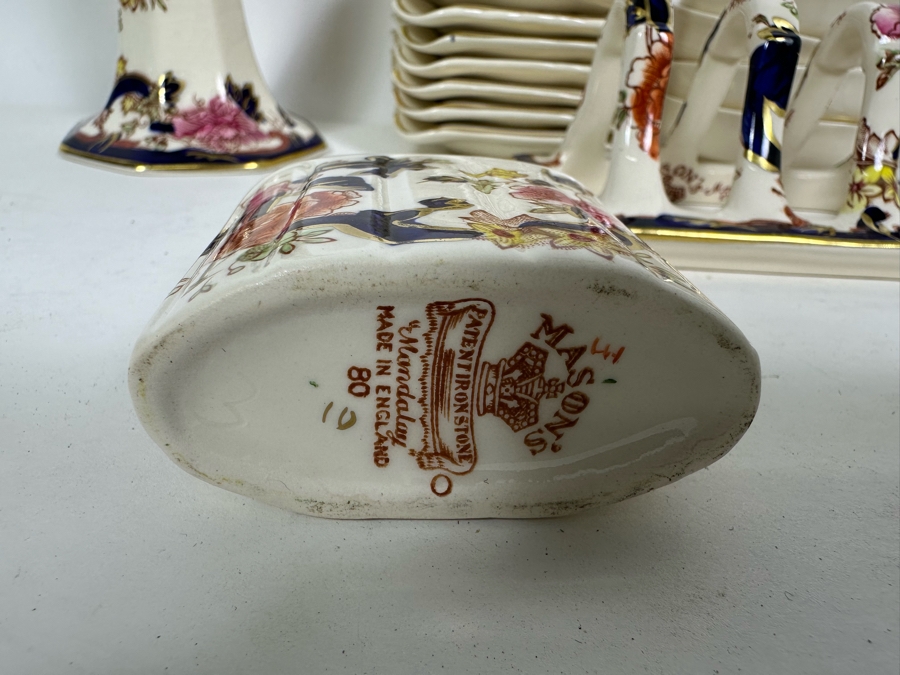 Mason's Ironstone Mandalay Pattern Blue Multicolor Pair Of Candlesticks, (10) Ashtrays, Pair Of Cigarette Holders, (4) Small Dishes And Toast Server Made In England [Photo 8]