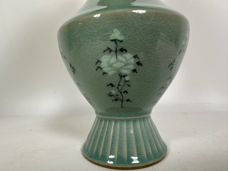 Signed Korean Celadon Porcelain Vase 8.5H [Photo 5]