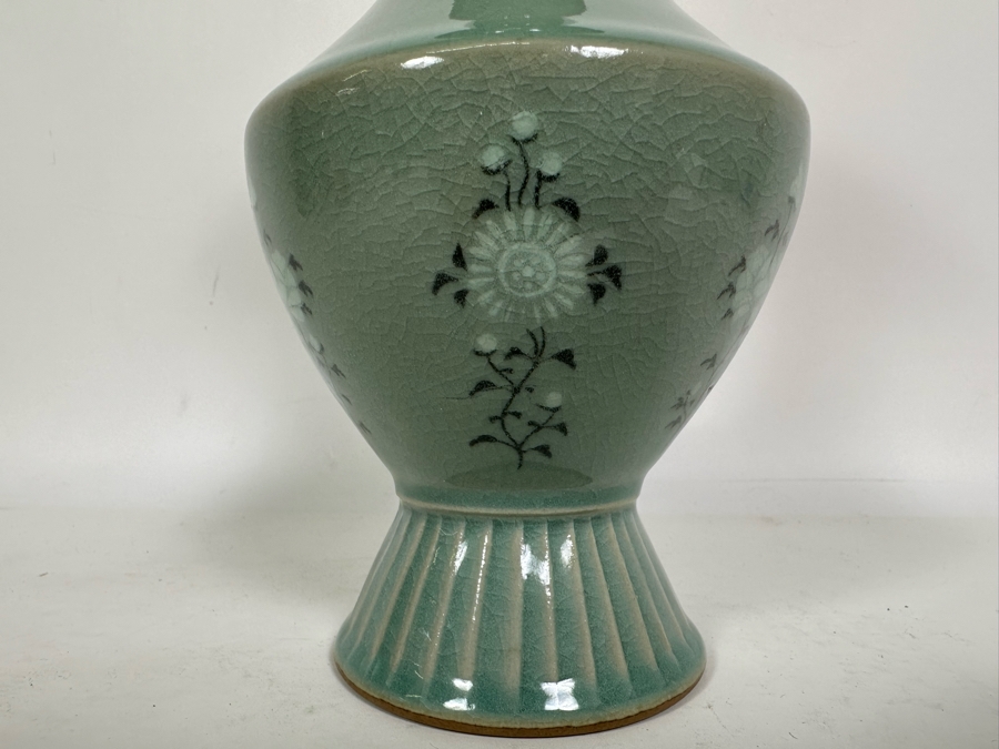 Signed Korean Celadon Porcelain Vase 8.5H [Photo 4]