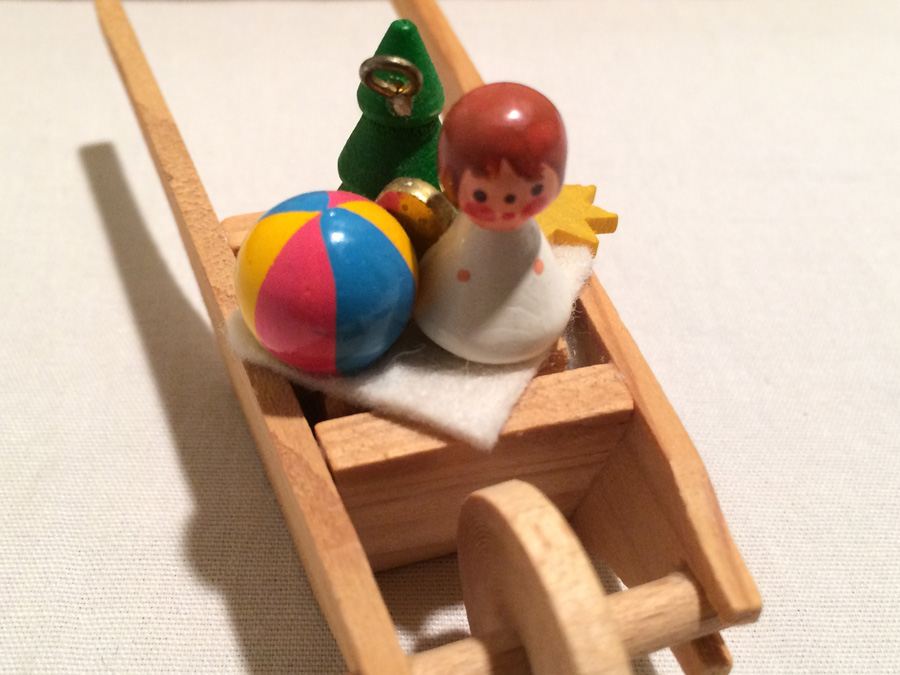 Vintage Lot Includes Cast Iron Figures on Bench and Wooden Figures [Photo 13]