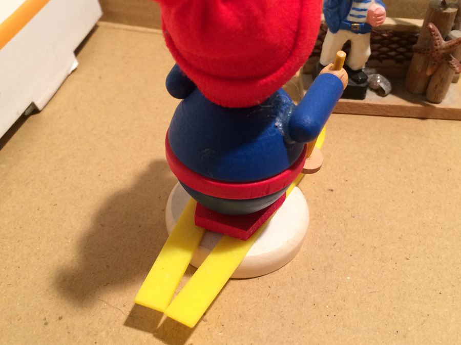 Vintage Lot Includes Cast Iron Figures on Bench and Wooden Figures [Photo 34]