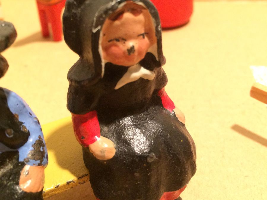 Vintage Lot Includes Cast Iron Figures on Bench and Wooden Figures [Photo 6]