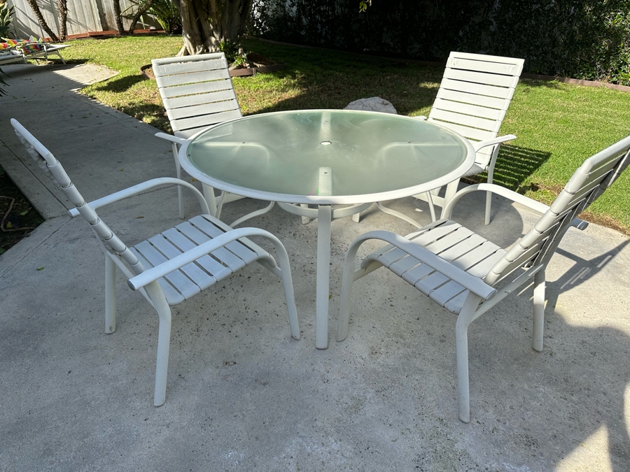 Aluminum Outdoor Patio Table 51W X 28.5H With Four Chairs