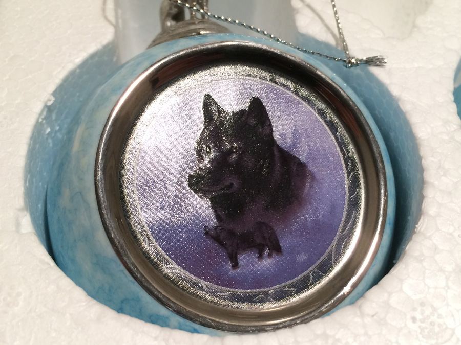 Pair of Limited Edition Wolf Ornaments - The Bradford Editions - 'Silver Scout' & 'Black Knight' [Photo 2]