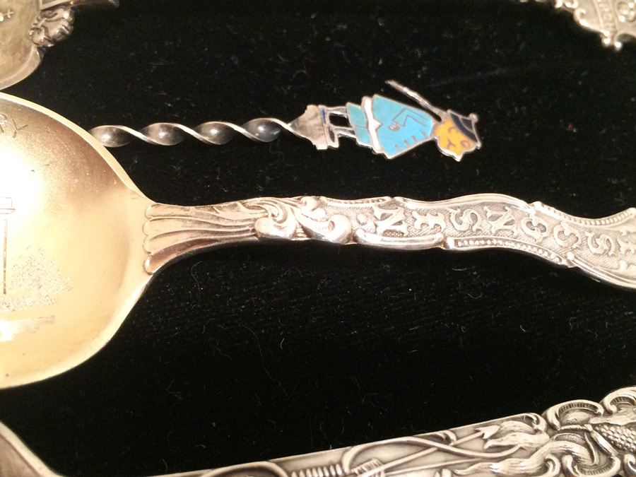 Huge Lot of 19 Silver Vintage Souvenir Spoons [Photo 32]