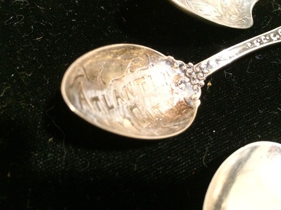 Huge Lot of 19 Silver Vintage Souvenir Spoons [Photo 16]