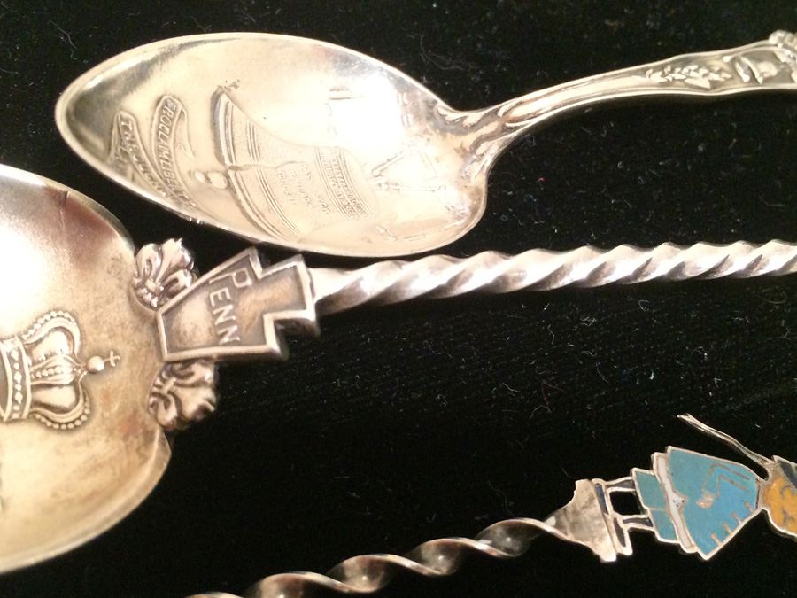 Huge Lot of 19 Silver Vintage Souvenir Spoons [Photo 37]