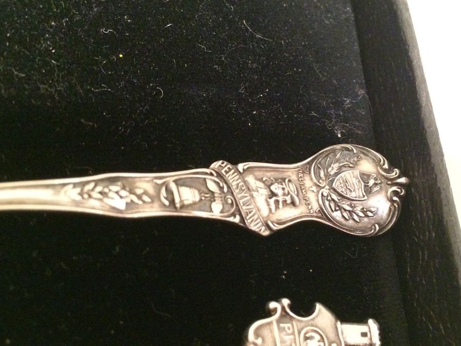 Huge Lot of 19 Silver Vintage Souvenir Spoons [Photo 40]