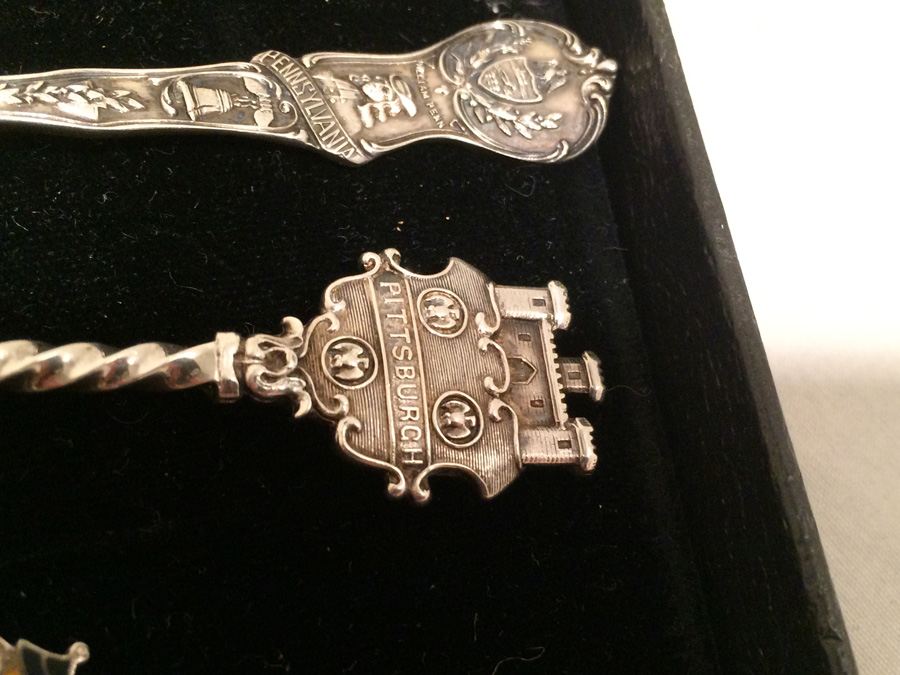 Huge Lot of 19 Silver Vintage Souvenir Spoons [Photo 38]