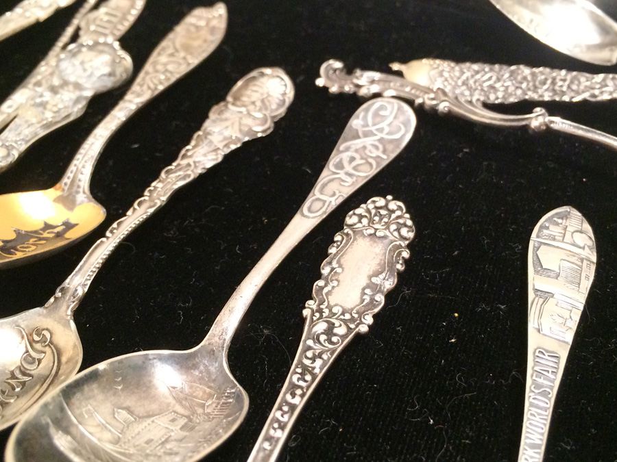 Huge Lot of 19 Silver Vintage Souvenir Spoons [Photo 51]