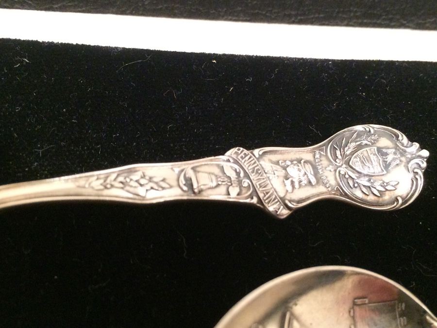 Huge Lot of 19 Silver Vintage Souvenir Spoons [Photo 44]