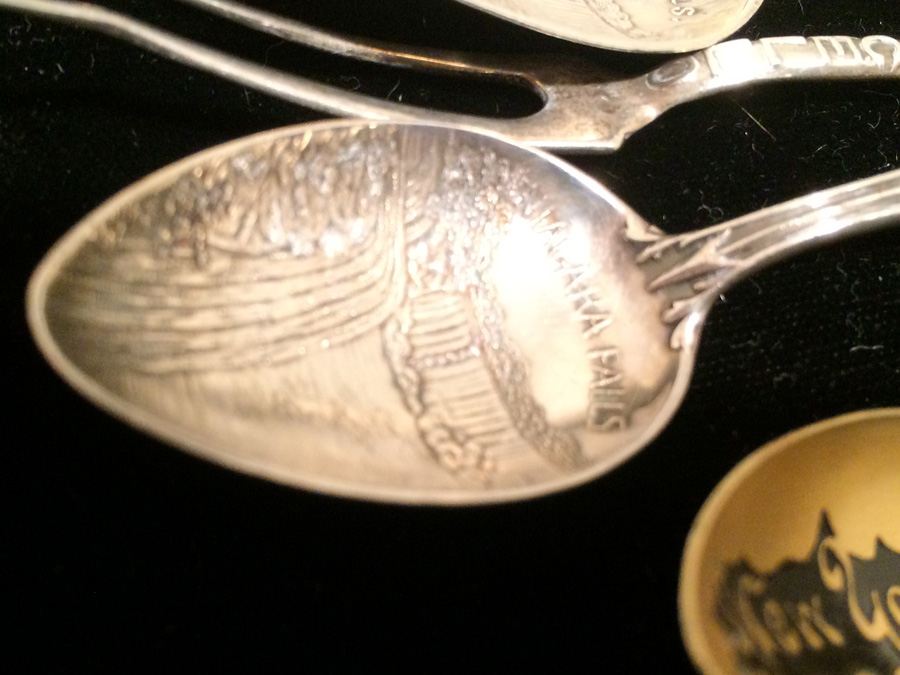 Huge Lot of 19 Silver Vintage Souvenir Spoons [Photo 24]