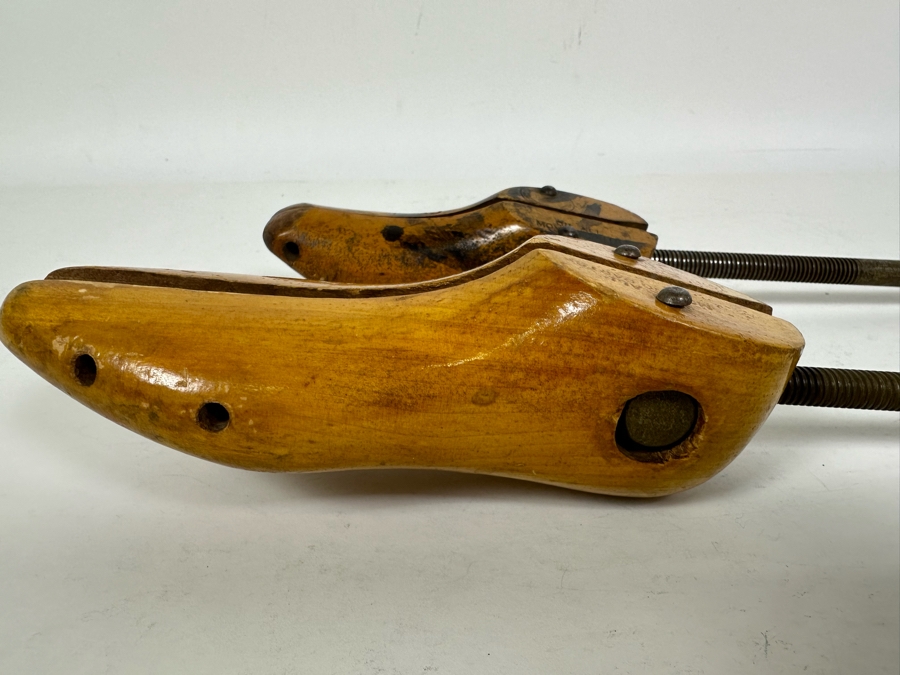 Pair Of Antique George E Belcher Shoe Stretchers Wooden & Cast Iron [Photo 2]