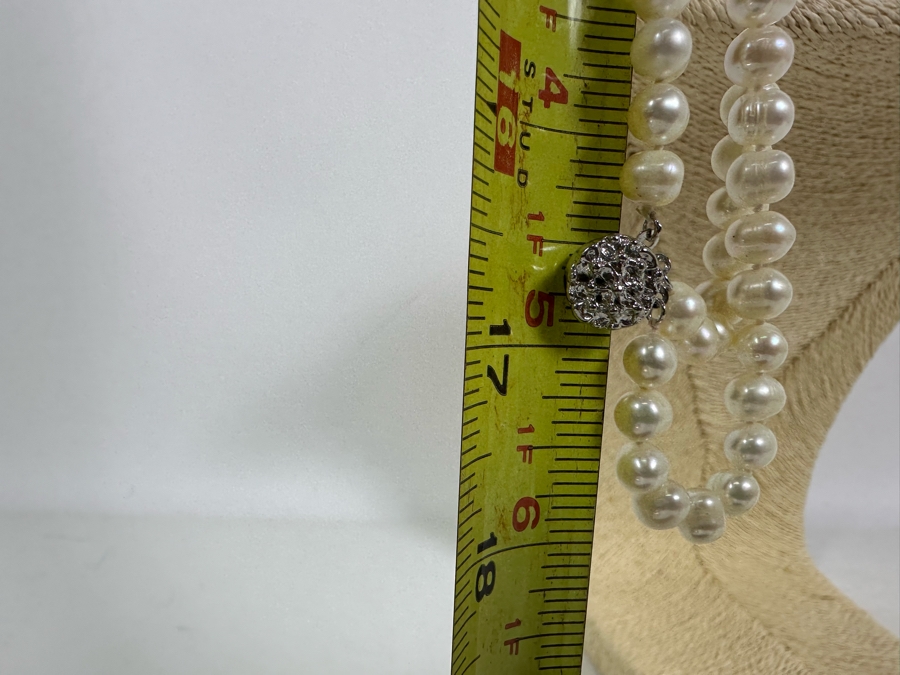 3-Strand 17' Pearl Necklace [Photo 6]