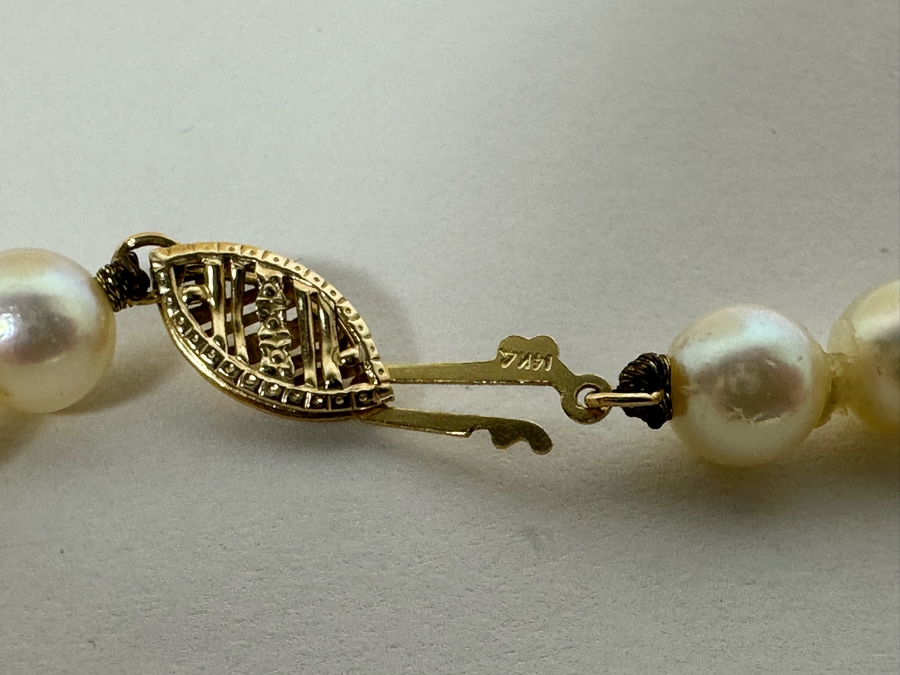 18' Pearl Necklace With 14K Gold Clasp [Photo 4]