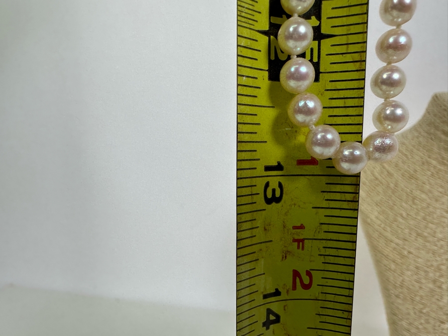 26' Pearl Necklace With Silver Clasp [Photo 7]