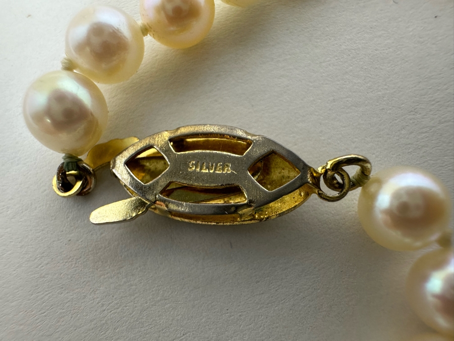 26' Pearl Necklace With Silver Clasp [Photo 3]