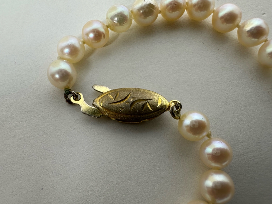26' Pearl Necklace With Silver Clasp [Photo 4]