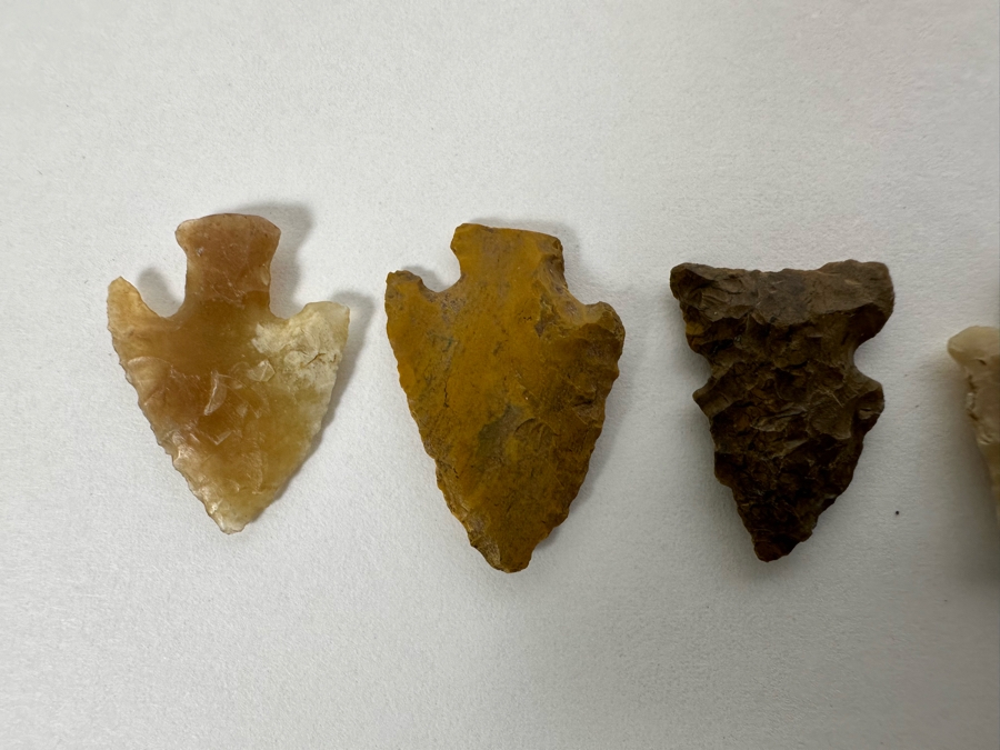 Vintage Native American Carved Stone Arrowheads [Photo 10]