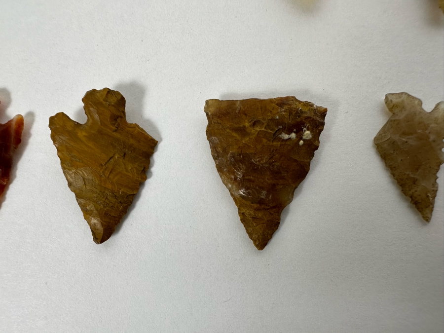 Vintage Native American Carved Stone Arrowheads [Photo 12]