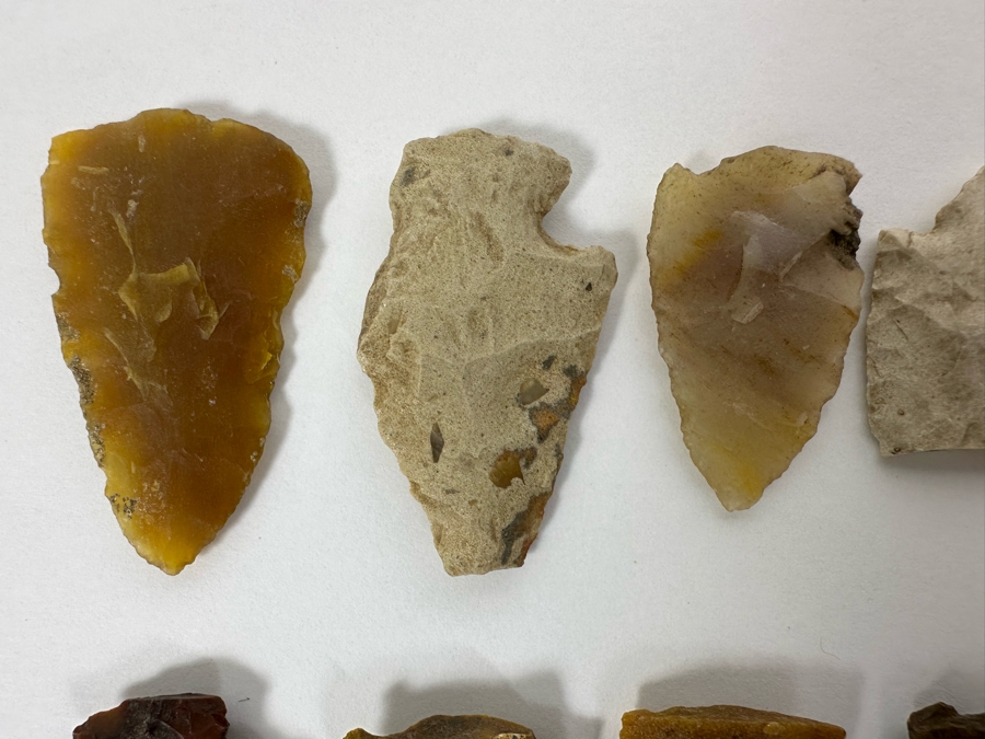 Vintage Native American Carved Stone Arrowheads [Photo 3]